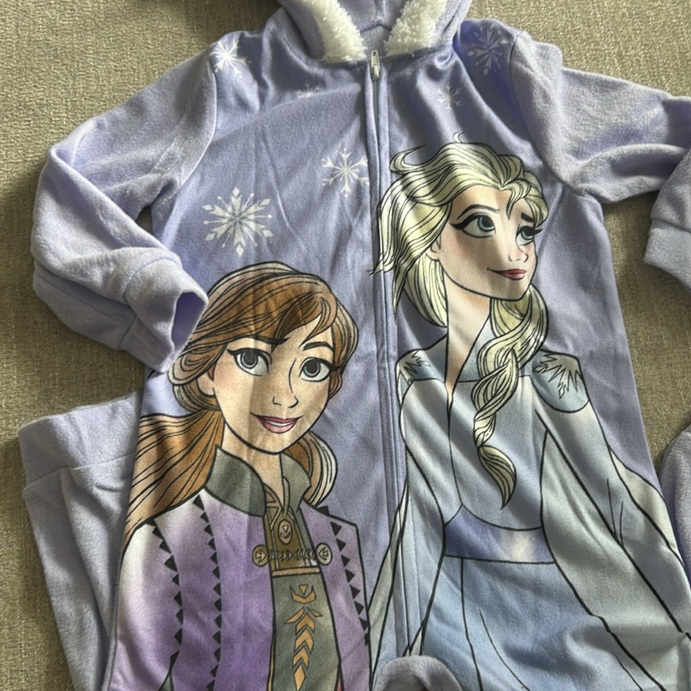 Frozen Elsa and Anna one piece costume/pajamas Size 4. NWT. - Picture 5 of 8